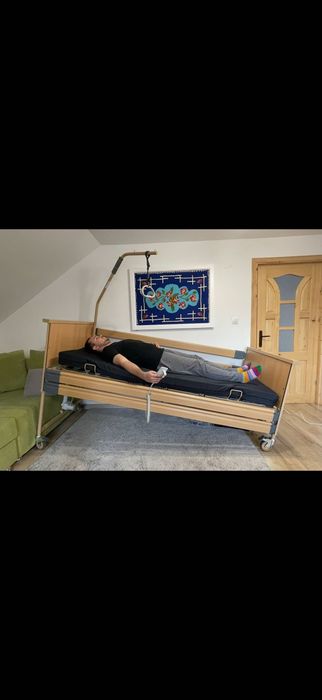 Închiriere pat de spital electric