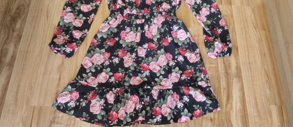 Дамска рокля на цветя