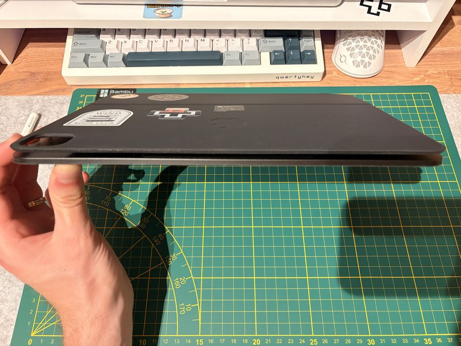 Apple Magic Keyboard iPad Pro 13” M4/M5 + Apple Pencil Pro