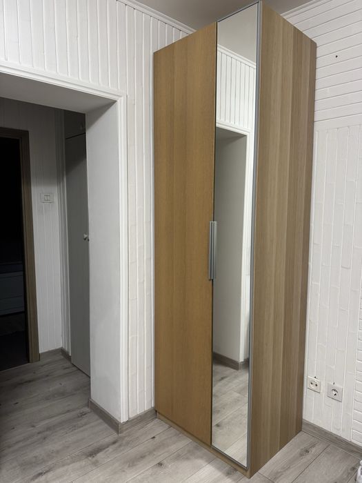 Dulap cu oglindă