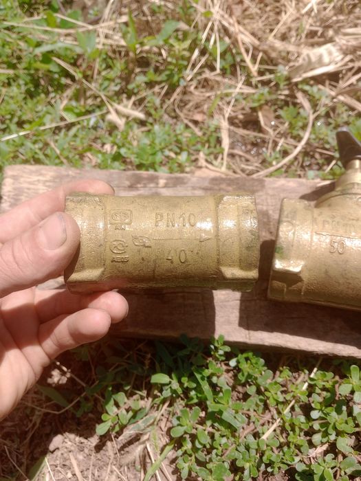 Продам кран латунный