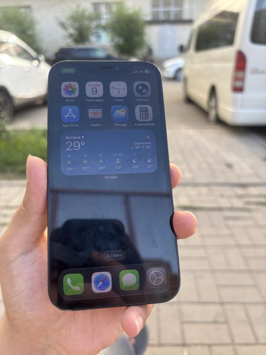 iPhone 12 128 GB 77%