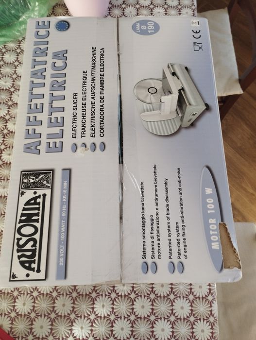 Vând feliator electric Ausonia, 100 W