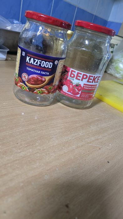 Продам Банки 1 литр с крышкой 200 тг.  2 литровый  300 тг