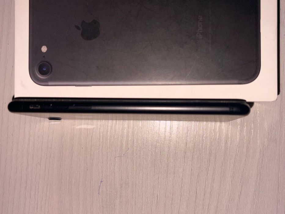 Продам iPhone 7 32gb