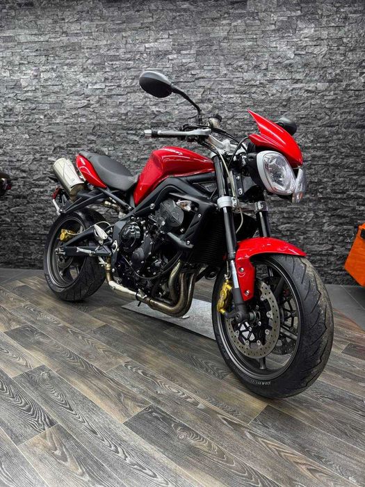 Triumph Street Triple 675 R Batyr Moto