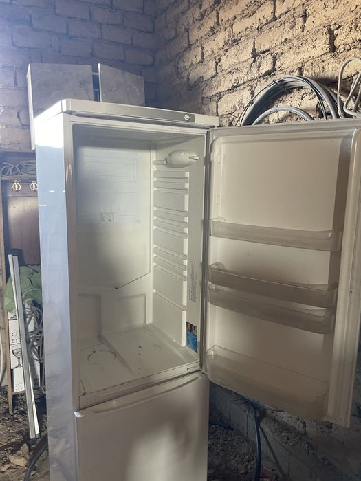 Холодильник Indesit