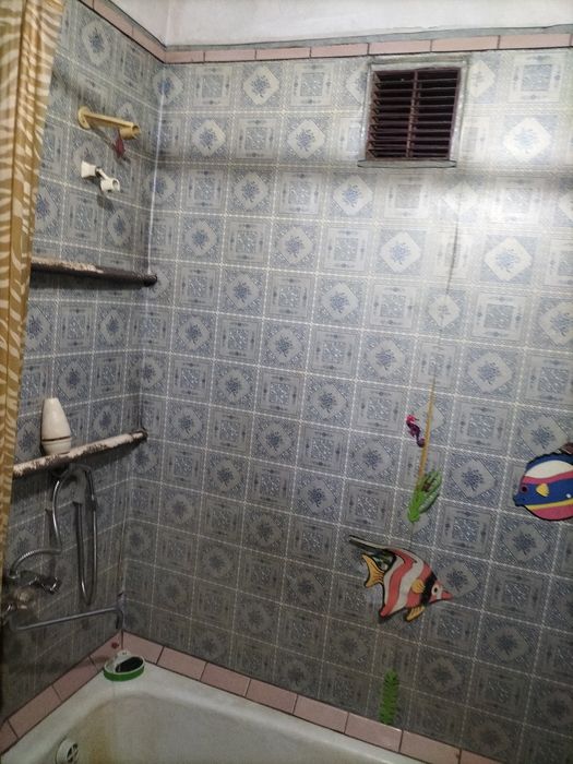 Сдается 1 комната в квартире, для студентов, или семьи без детей.