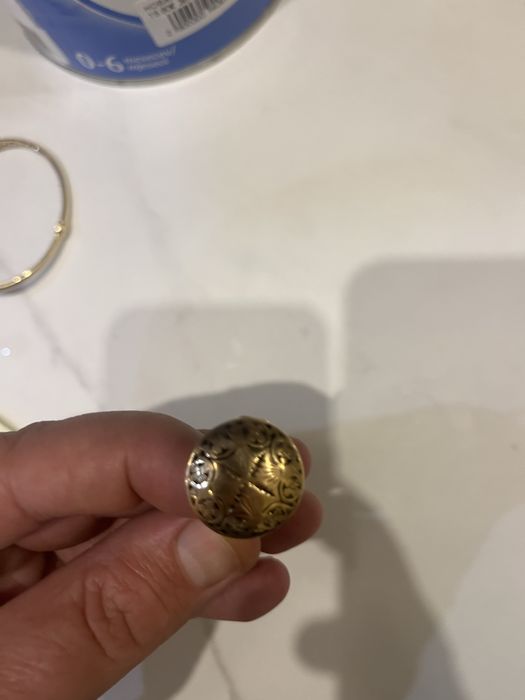 Златна гривна и колиета