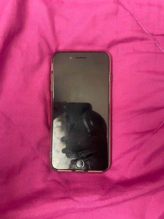 Продаёться Айфон 8+ хорошем состоянии