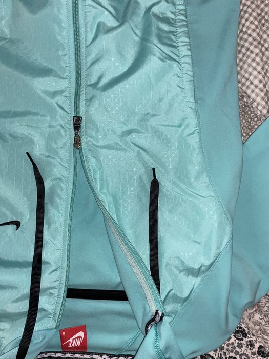 Горнище на найк