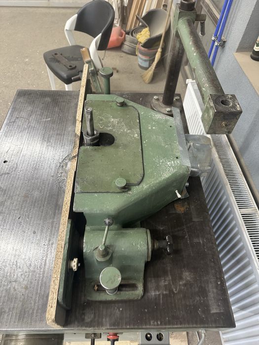 Продавам щрайхмус и фреза Родопи