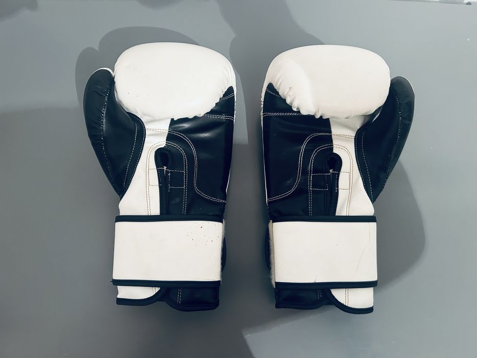 боксерские перчатки