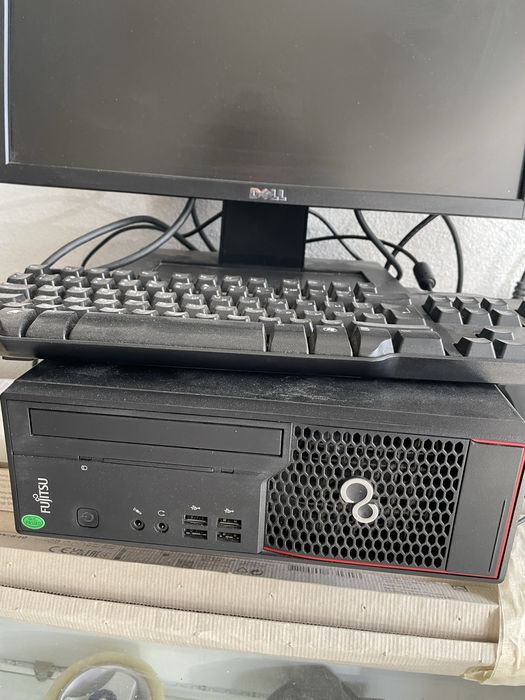 Продавам компютър с монитор и четец за баркод