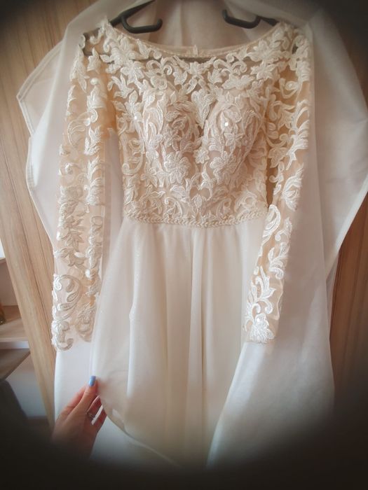 Vand rochie de mireasa superba