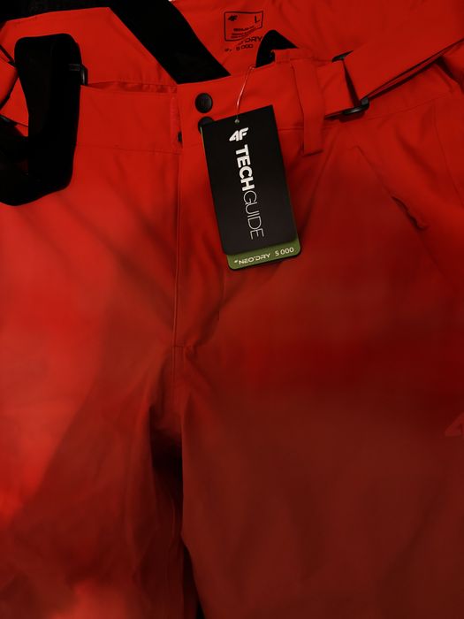 Geaca si pantaloni skii