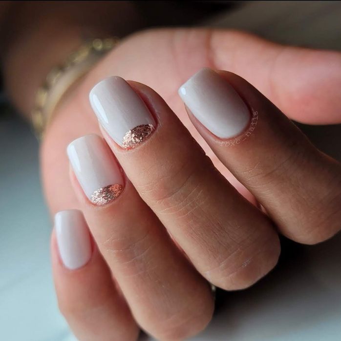 Aplic unghii cu oja semipermanenta și polygel