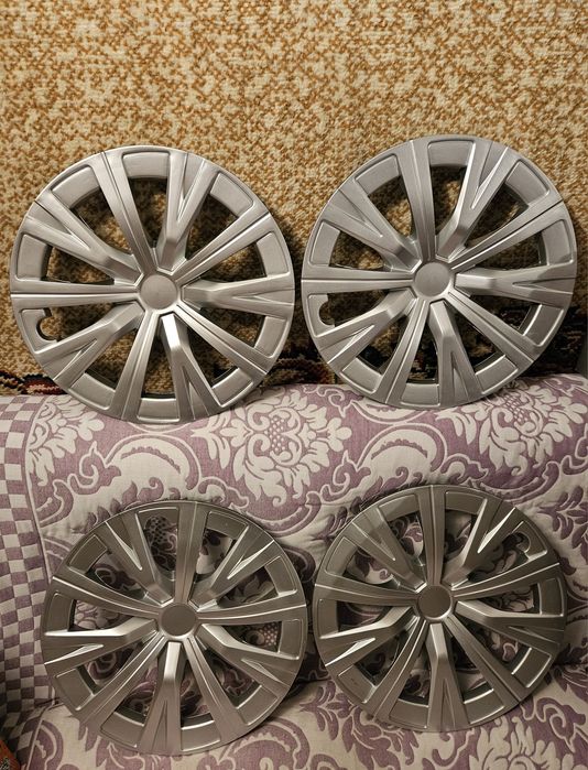 Колпаки размер 16 серебристый 4 штуки