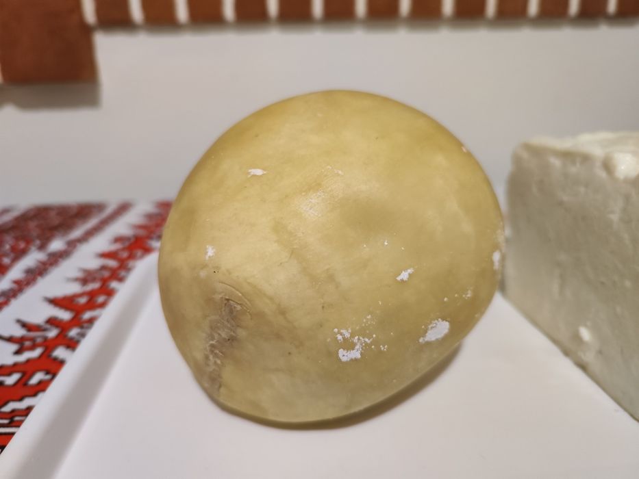 Branza de oaie din productia proprie a Mânăstirii