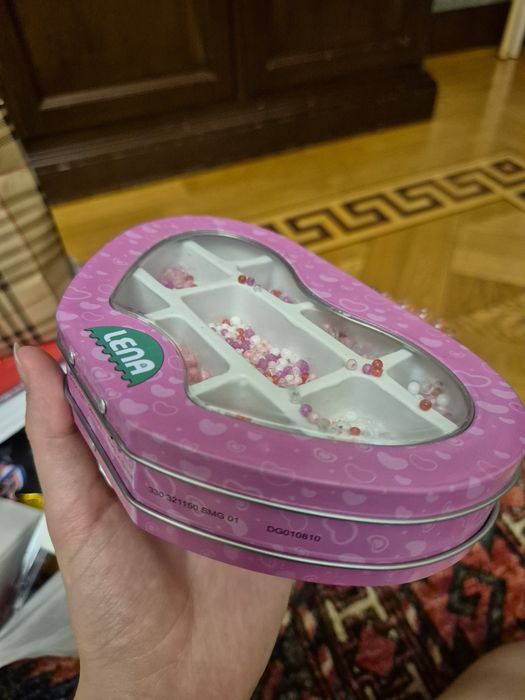 Бисер, чемоданчик