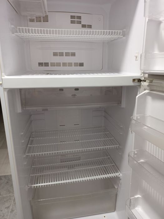 Продам холодильник 2х камерный