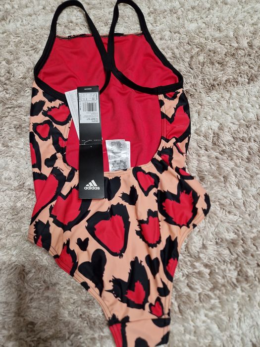Нов тренировъчен бански Adidas.