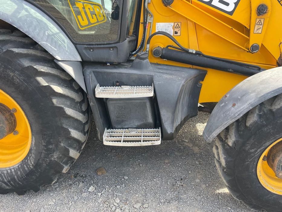 Продам экскаватор трактор JCB