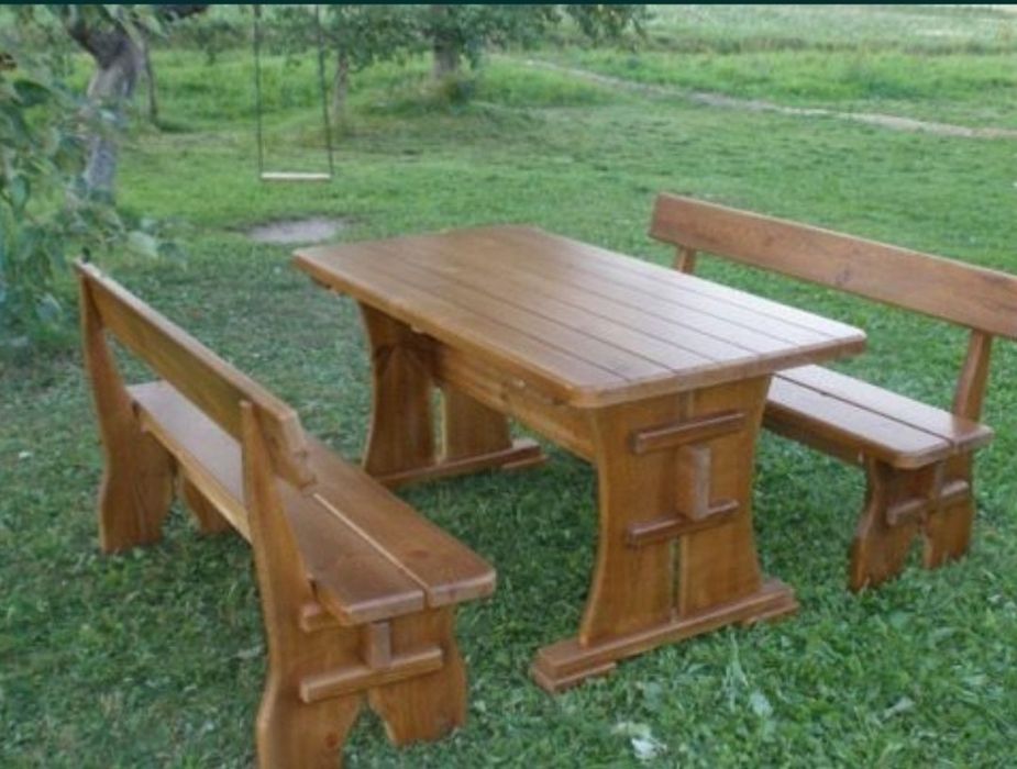 Деревянный стол и стулья комплект