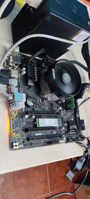 Placa de baza + Procesor Gaming Ryzen Slot M2 Suporta DDR4 Gigabyte