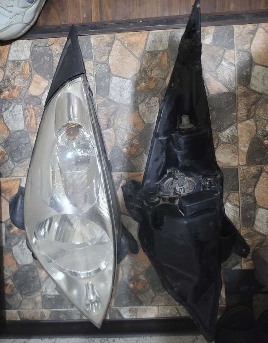 Оригинал родные фары от спарка в идеале