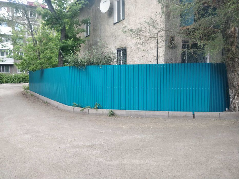 Установка заборов из профлиста