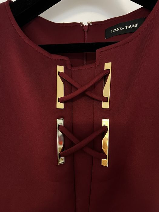 Rochie vișinie Ivanka Trump