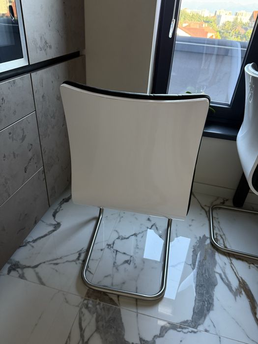 Scaun bucatarie (4 buc/400 lei)