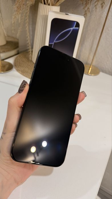 Продам iphone 16 pro max 256gb