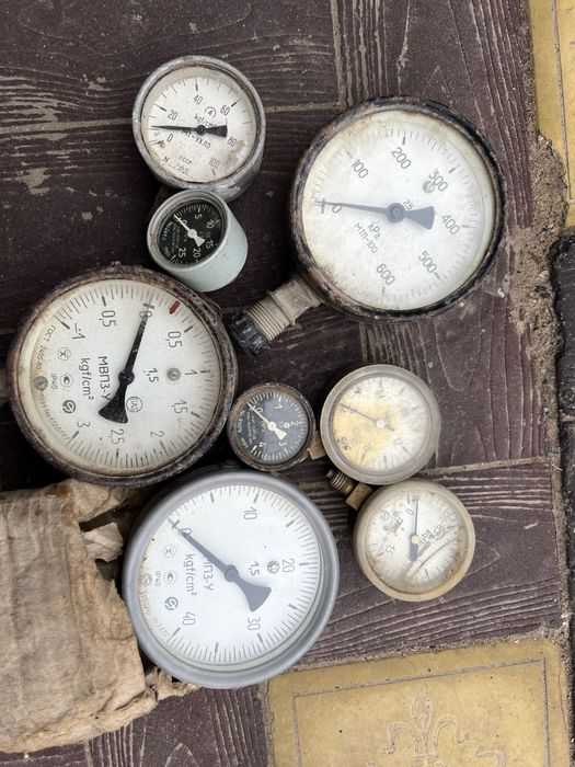 Проходной изолятор /манометры/ амперметры