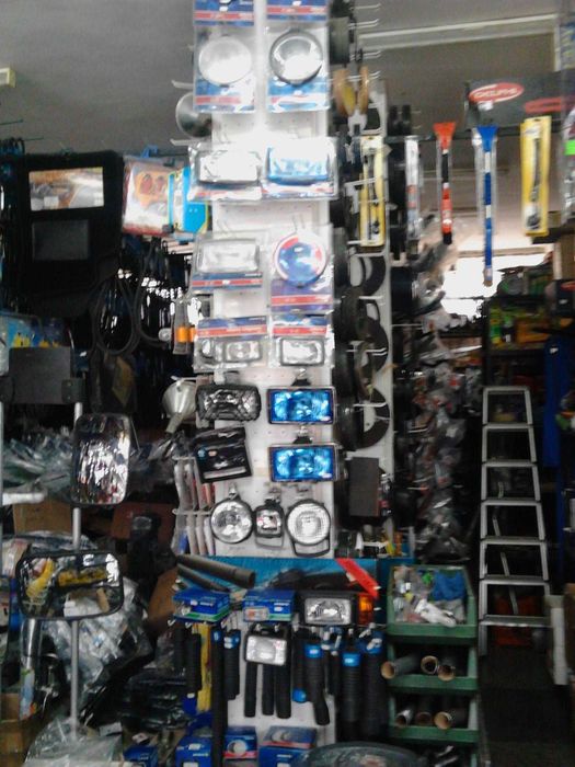 TIR-BUS Барчета -масички Огледала-лампи.Тегличи-нови .Ветробрани HEKO