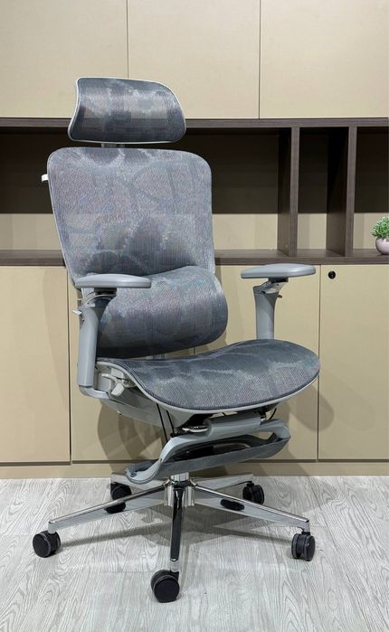 Игровое кресло эргономичное с поддержкой спины и регулировкой высоты