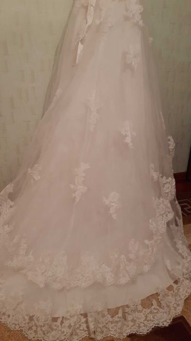 Свадебное платье, шубки