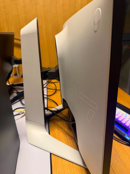 Monitor alb alienware240hz 4k
