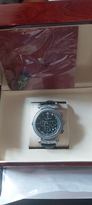 Продаются часы двойные