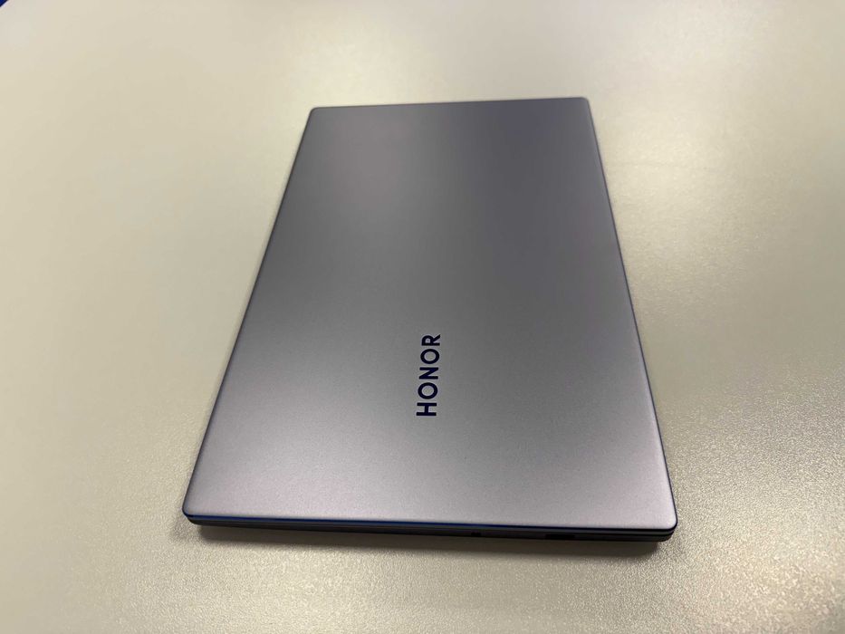 Honor MagicBook 15 – AMD Ryzen 5, 8GB RAM, 256GB SSD–Отлично състояние