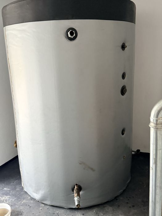 Puffer 2500 litri – stare foarte bună