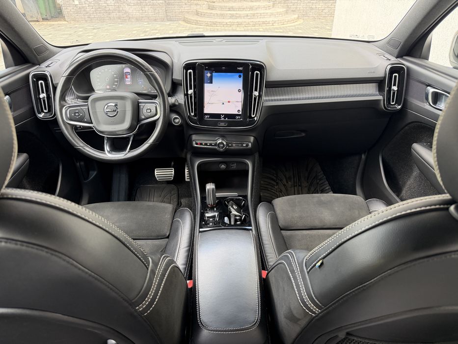 Volvo XC40 R-Design Impecabil!