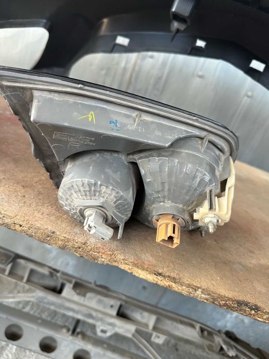 продам фонарь на мазда 6