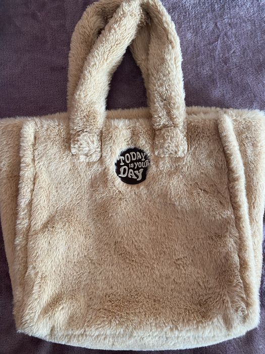 Пухкав сет с чантички и шапка