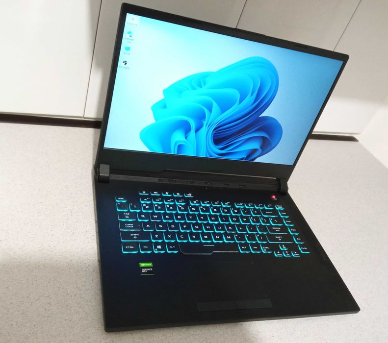 Laptop INTEL I7 GAMING EXTREM ASUS ROG STRIX placa video NVIDIA memorie 16GB ecran 15.6 inch SSD Nvme Windows 11