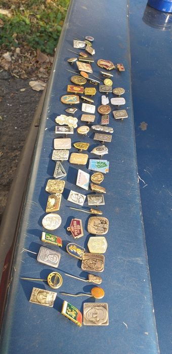 Юбилейни значки от соца в перфектно състояние