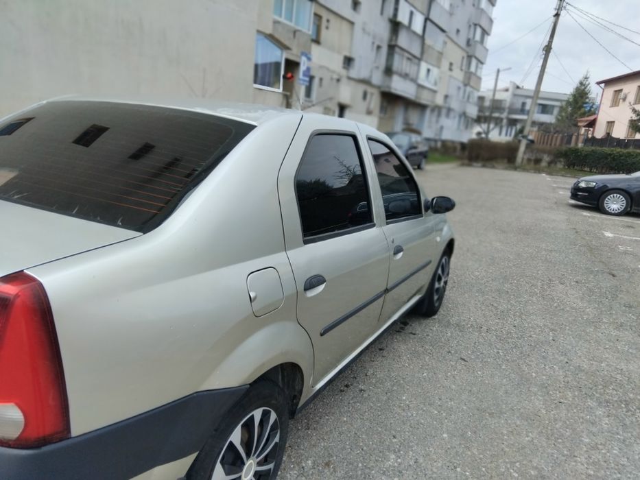 Vând logan 2005  foarte întreținut