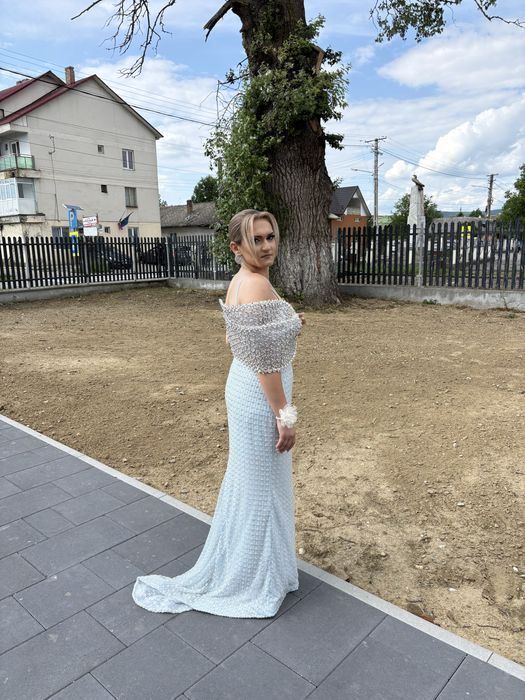 Vând rochie de Nașă