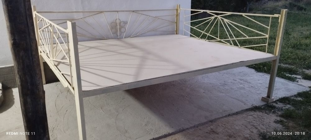 Подставка под телевизор